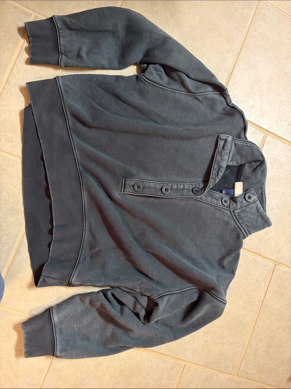 Universal Thread Women's Charcoal Gray Scoop-Neck Button Pullover